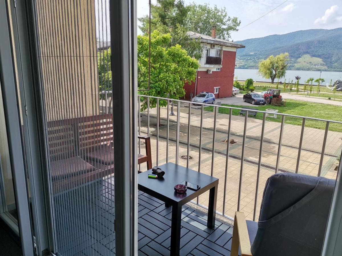Apartman Terassa Donji Milanovac Dış mekan fotoğraf